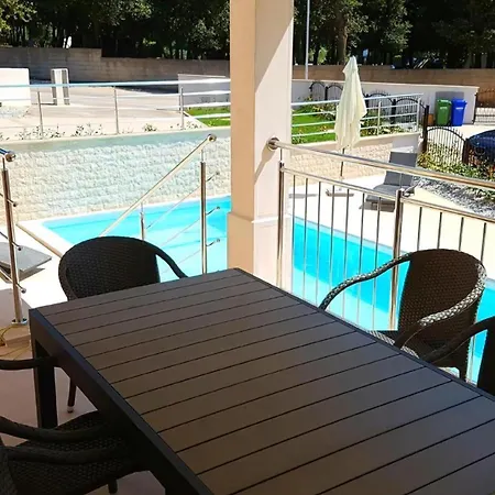 Tolles In Mit Privatem Pool *