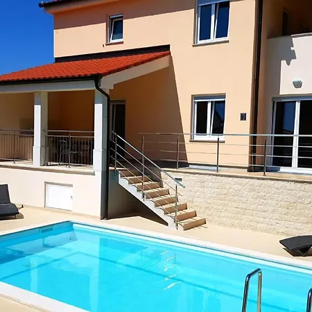 Ferienhaus Tolles In Mit Privatem Pool