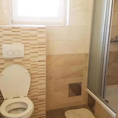 Tolles In Mit Privatem Pool