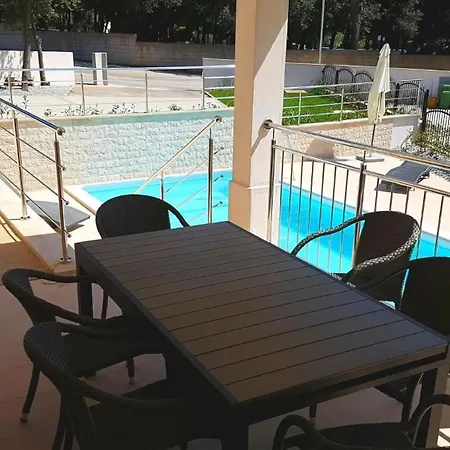 Tolles In Mit Privatem Pool