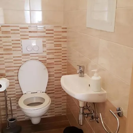 Ferienhaus Tolles In Mit Privatem Pool Banjole